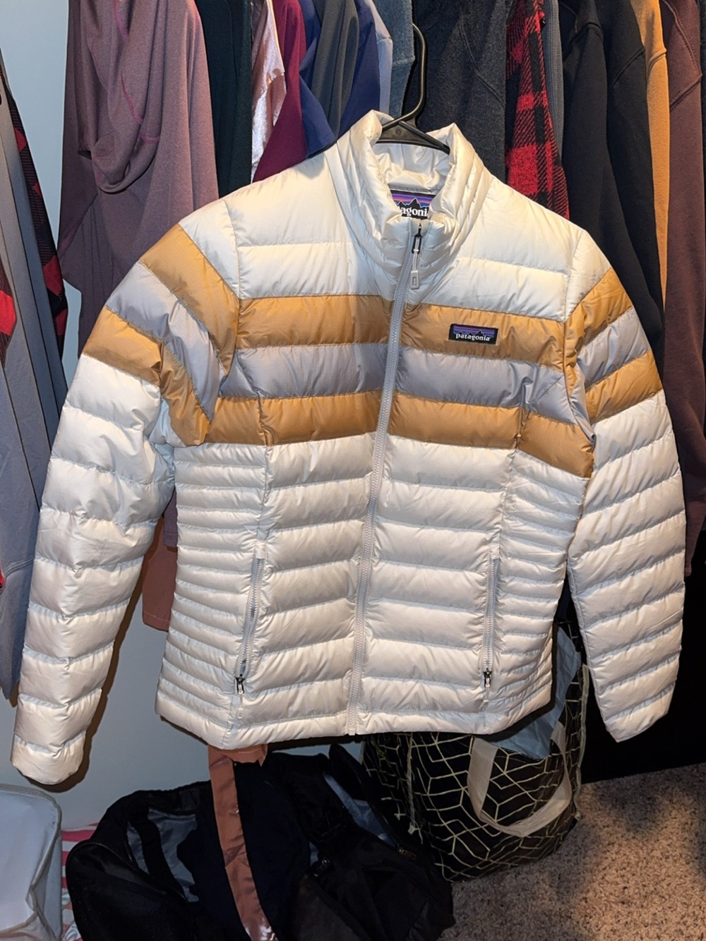 Patagonia women Puffer Jacket in White and Gold Stripe